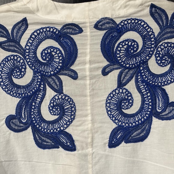 Zara White Blouse with Blue Embroidery - Picture 11 of 12